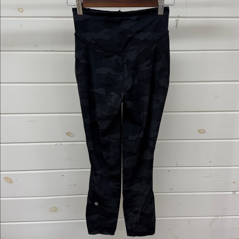 Lululemon Base Pace High-Rise Crop 23" Heritage 365 Camo Deep Coal Multi Size 4 - Picture 7 of 10